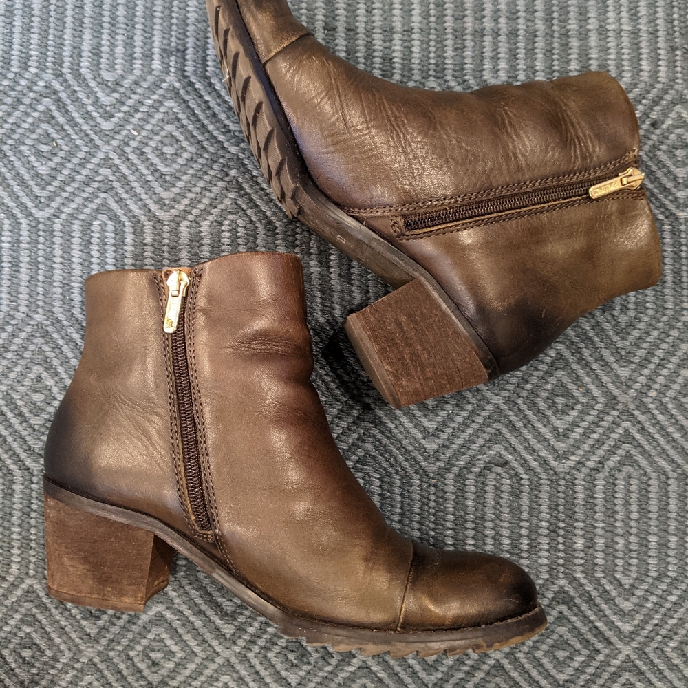 Pikolinos olive/brown waterproof leather boots